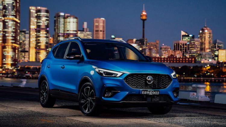 <p><span style="color:#FF8C00"><strong>TÜRKİYE FİYATLARI RESMEN AÇIKLANDI</strong></span><br />
<br />
ZS’in, 106 HP güç üreten 1,5 litrelik atmosferik benzinli ve manuel şanzımanlı versiyonu 449 bin TL’den başlıyor.</p>