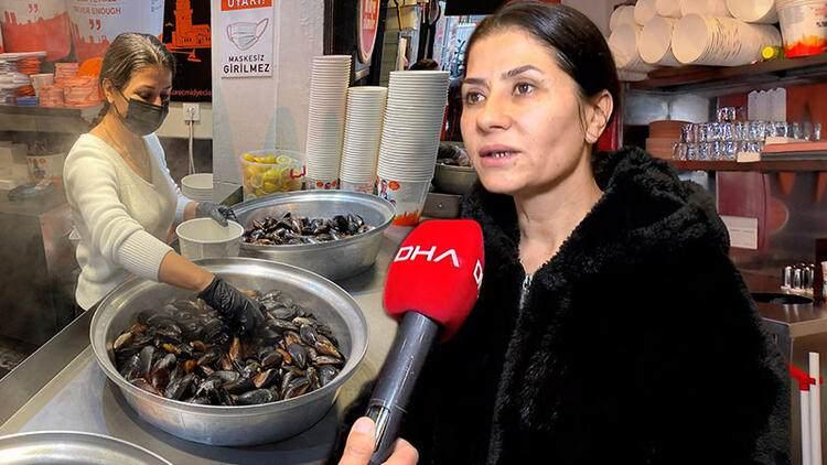 <p><span style="color:#000000"><strong>DHA'ya konuşan Deniz Çelebi de, "Markanın patentini alırken ben kolyemi sattım da isim hakkını aldık. Boşanırken iki medeni insan gibi oturduk. Merkez şubeyi istedim. Manevi değeri çok yüksekti. Ben yıllarca burada çalıştım, burayı istedim. Burayı da aldım. Burası bana hakkıyla, ismiyle devredildi. Boşanmadan sonra dokuzuncu gün mal vermeyi kesti. Karşıma dükkan açtı" dedi.</strong></span></p>
