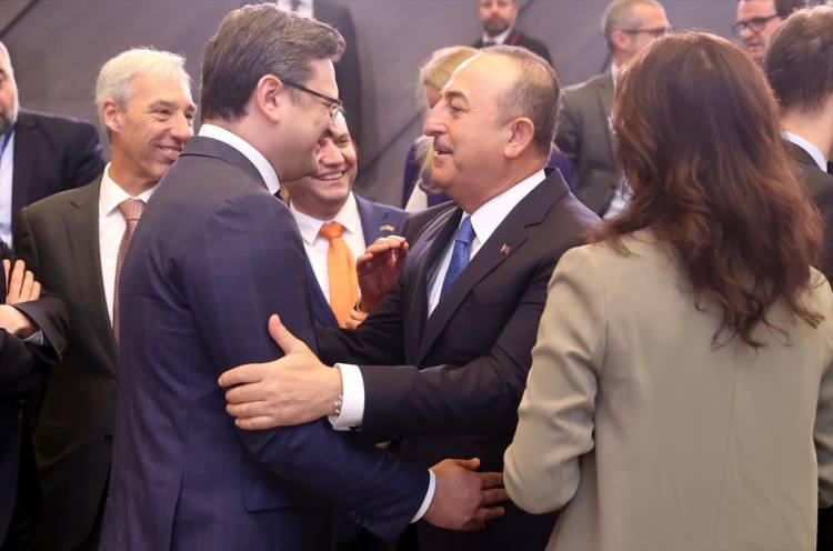 <p>Dışişleri Bakanı Mevlüt Çavuşoğlu ve Ukrayna Dışişleri Bakanı Dmitro Kuleba</p>
