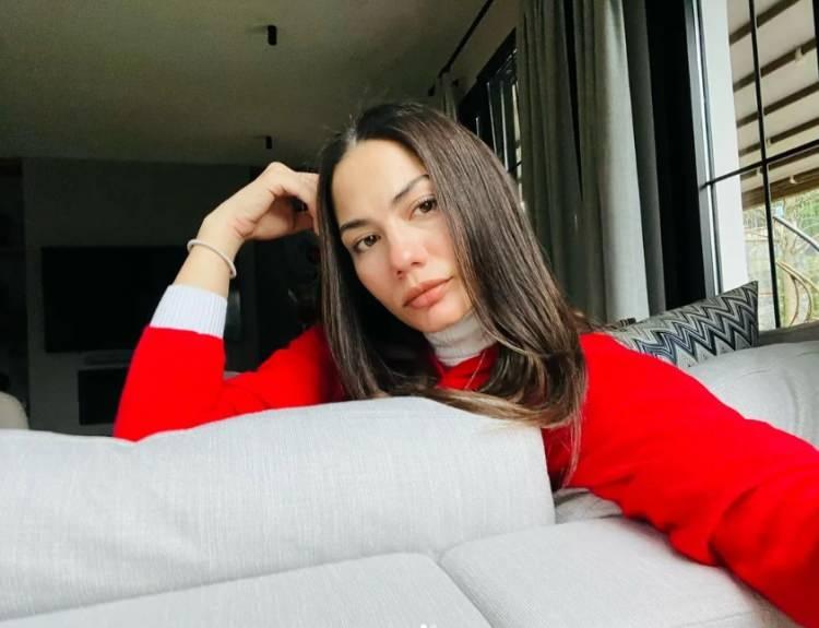 <p><span style="color:#000000"><strong>DÜĞÜNLERİ AĞUSTOS AYINDA ÇEŞME'DE OLACAK!</strong></span></p>