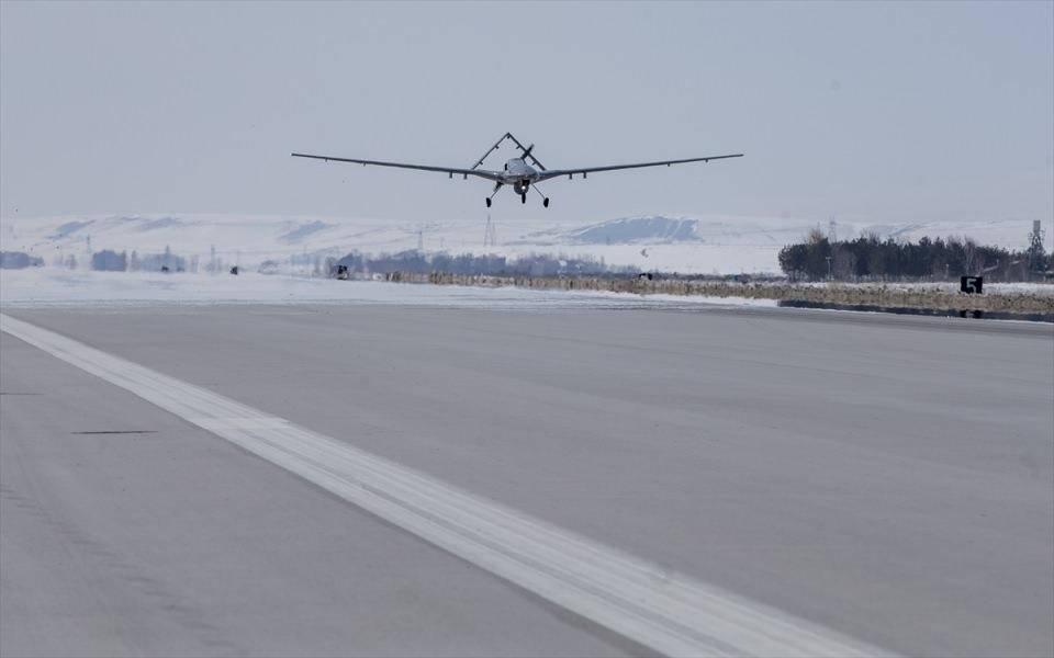 <p><strong>- Palandöken'in doğal güzelliğini de kaydettiler</strong></p>

<p>İHA ve SİHA'ların kameralarına yansıyan görüntülerde Türkiye'nin önemli kayak merkezlerinden Palandöken de bulunuyor.</p>
