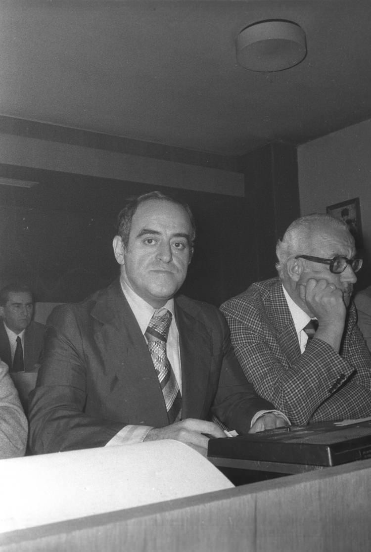 <p>Babasının 1966 yılında vefatının ardından yapılan ilk genel kurul toplantısında Sabancı Holding’in Yönetim Kurulu Başkanlığı’na getirildi.</p>
