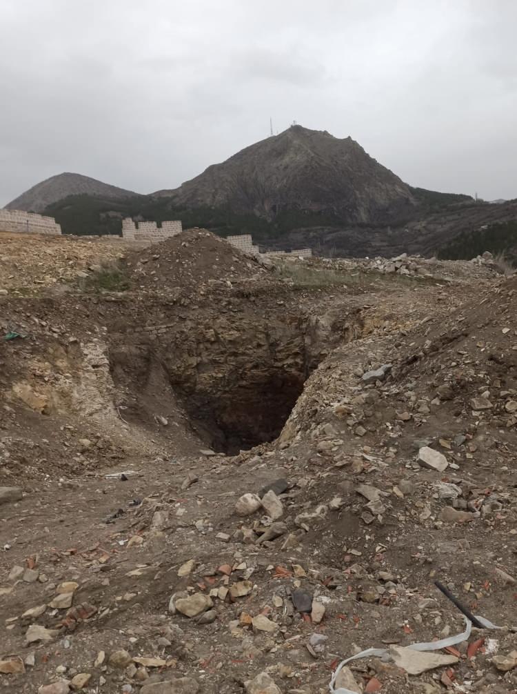 <p>Su sarnıcı buluntularıyla ilgili müze görevlilerince hazırlanan rapor, Ankara Kültür Varlıklarını Koruma Bölge Kurulu Müdürlüğüne gönderildi.</p>