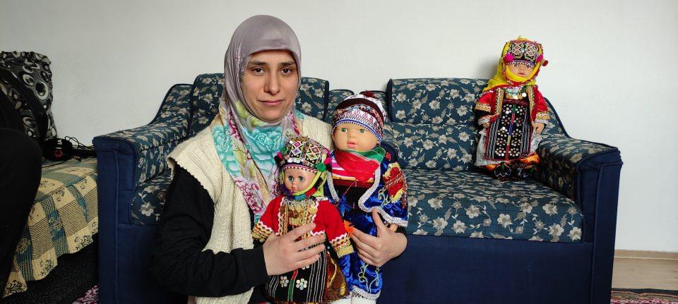 <p>Yüzlerce yıllık kültürlerini yaşattıklarını belirten Sorgun Köyü Dernek Başkanı Muharrem Ulutaş, "Köyümüzde kadınlarımız kültürümüzü yaşatıyor.</p>

<p> </p>
