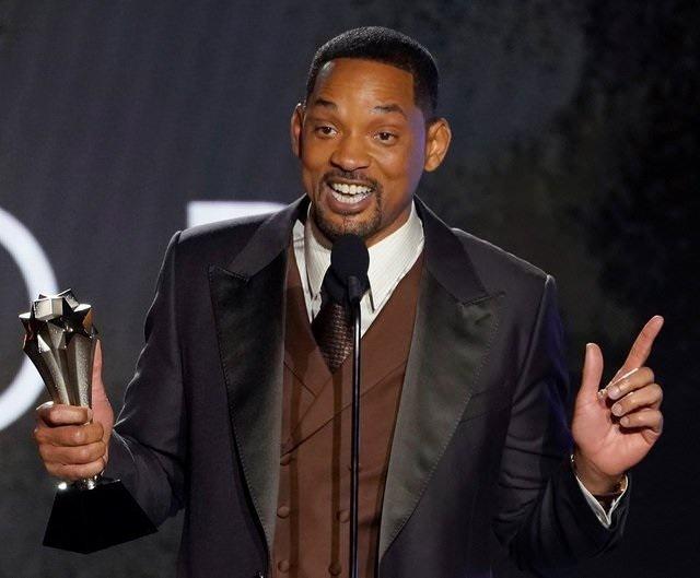 <p>Smith’in geçen yıl yayınladığı otobiyografi kitabının film haklarını satın almak için Netflix ve Apple+’ın açık artırma yarışından da vazgeçtiği açıklandı.</p>

<p> </p>

