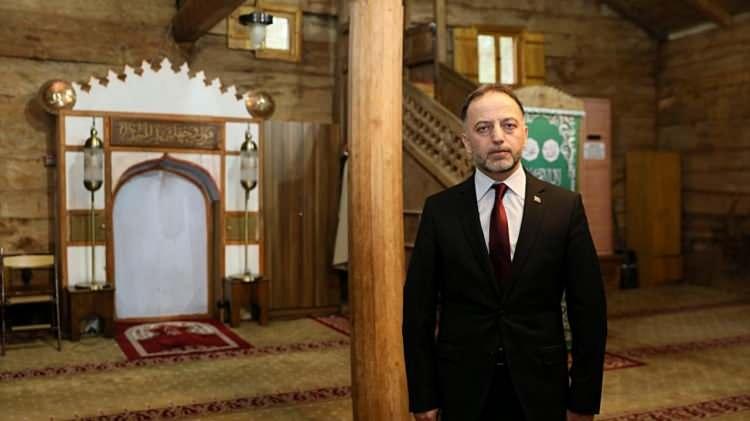 <p>İl Kültür ve Turizm Müdürü Adnan İpekdal, Göğceli Camii`nin Anadolu`nun tapusu niteliğinde bir yapı olarak nitelendirilebileceğini belirtti.</p>