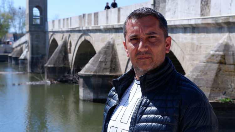 <p><strong>“Tarımda kuraklık endişesi”</strong></p>

<p>Edirne'de yaşayan Aydın Babacan, hem Bulgaristan'da hem Edirne'de kuraklık yaşanıyor. Şuan suyun seviyesi çok azaldı sizlerin de gördüğü gibi adacıklar oluşmaya başladı. </p>
