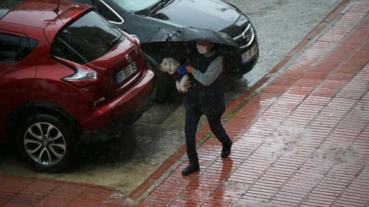<p>Adana<br />
<br />
Pazartesi - Gök gürültülü sağanak yağışlı<br />
Salı - Sağanak yağışlı</p>
