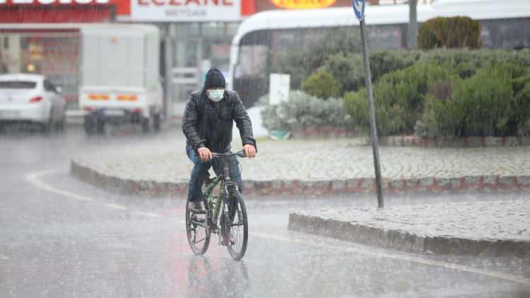 <p> Kırklareli<br />
Pazartesi - Yağmurlu</p>
