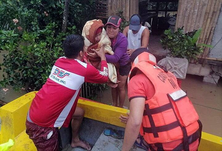 <p>Filipinler ulusal afet ajansı da afet nedeniyle ülkenin orta ve güney kesimlerinde 8, Samar eyaletinde ise 1 kişinin hayatını kaybettiğini, 236 kişinin yaralandığını ve 28 kişinin ise kayıp olduğunu bildirdi. Böylece ölü sayısının 121'e çıktığı kaydedildi.</p>

<p> </p>

