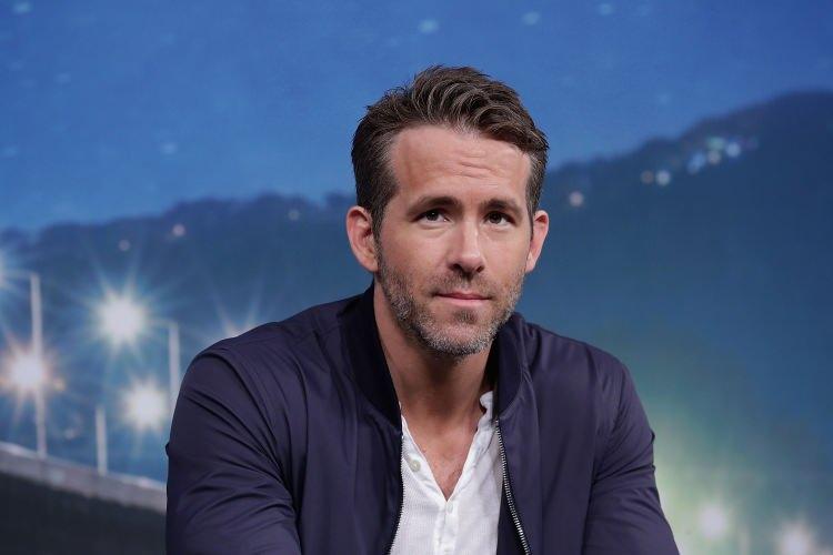 <p><strong>Son zamanların en çok izlenen projelerinde başrol olan Ryan Reynolds'in başarısı sosyal medyaya damga vurdu. Netflix platformunda yer alan ve en çok izlenen filmlerde başrol olması dikkatlerden kaçmadı. Genellikle bilim Kurgu ve aksiyon yapımlarında yer alan Ryan Reynolds'in bazı efsane projeleri...</strong></p>
