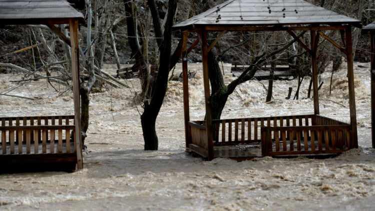 <p> Kahramanmaraş<br />
Pazartesi ve salı - Sağanak yağışlı</p>
