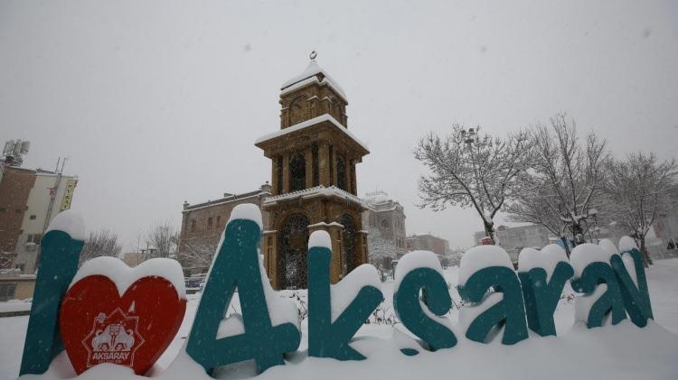<p> Aksaray<br />
Pazartesi - Gök gürültülü sağanak yağışlı<br />
Salı - Kar yağışlı</p>
