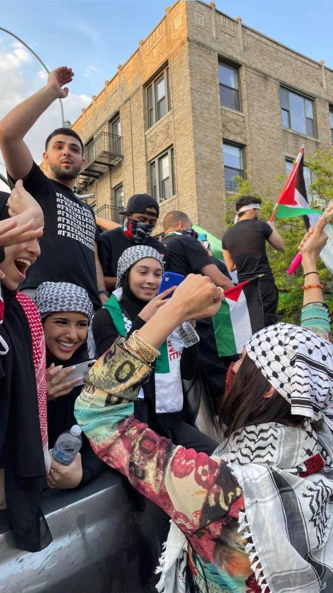 <p><strong><span style="color:#800080">Filistin asıllı dünyaca ünlü model Bella Hadid sosyal medya hesabından, İsrail'in Filistin'e yaptığı zulme tepki gösteriyor.</span></strong></p>
