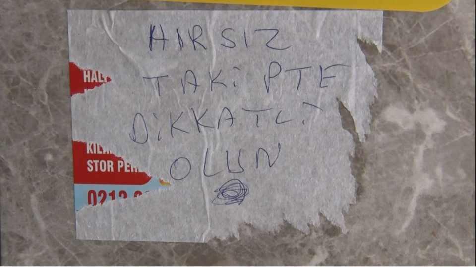 <p> Biz Kağıthane Sadabad Polis Merkezi Amirliğine gitmiştik. Sağ olsunlar onlar da hemen 3 ekip gönderdiler buraya. Araçlarını da buraya çekip mahallede çalışma yaptılar. Çünkü hırsızın eşkali de belli sonuçta. O esnada da bizim sokağın başındaki bir şirkette güvenlik görevlisi olarak çalışan Engin’e kamera görüntülerini gösterip bu kişiyi tanıyıp tanımadığını sordum. O da tanıdığını, bu kişinin Çağatay olduğunu hatta dün onu elinde bir kova kablo ile adliyenin oraya götürdüğünü söyledi” şeklinde konuştu.</p>