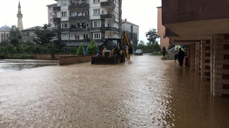 <p> Rize<br />
Salı ve çarşamba - Kuvvetli yağmurlu</p>
