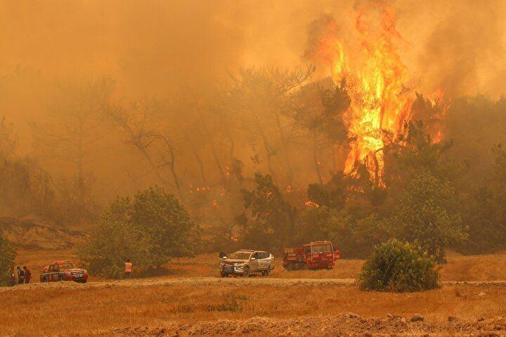 <p>Cumhuriyetin en büyük orman yangınlarından biri olarak tarihe geçen Antalya'daki Manavgat yangını, 28 Temmuz Çarşamba 2021 günü 4 farklı noktada aynı anda başladı.</p>
