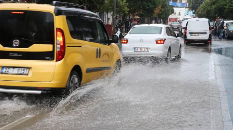<p> Isparta<br />
Pazartesi - Kuvvetli sağanak</p>
