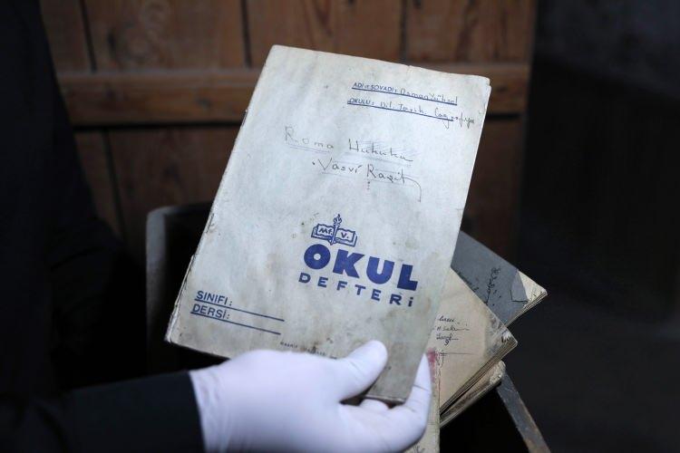 <p>El işçiliğiyle oyma tekniğiyle tek tek süslenen dolap ve kapıları da korumaya alınan ev, yıl sonu itibarıyla müze olarak hizmete sunulacak.</p>
<p> </p>
