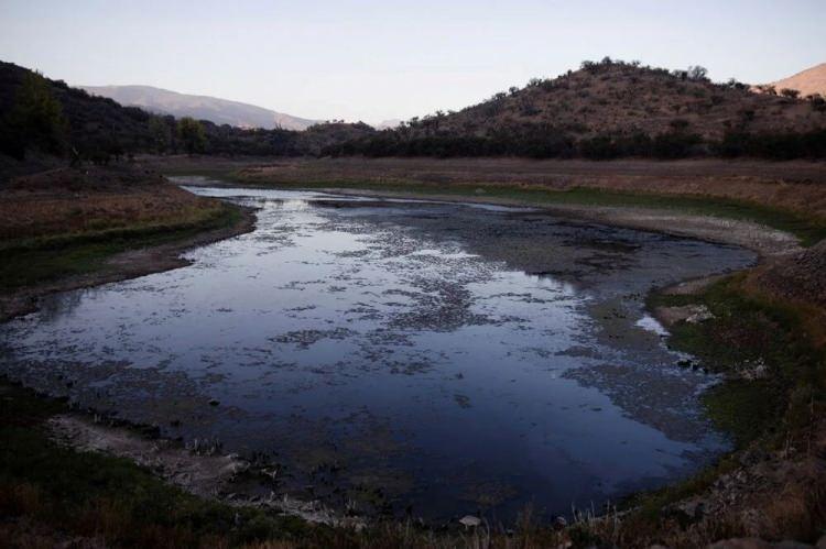<p>Geçilecek uyarı sistemi, başkente suyunun çoğunu sağlayan ve kuraklık sürdükçe su seviyeleri azalan Maipo ve Mapocho nehirlerinin kapasitesini korumayı amaçlıyor.</p>
<p> </p>