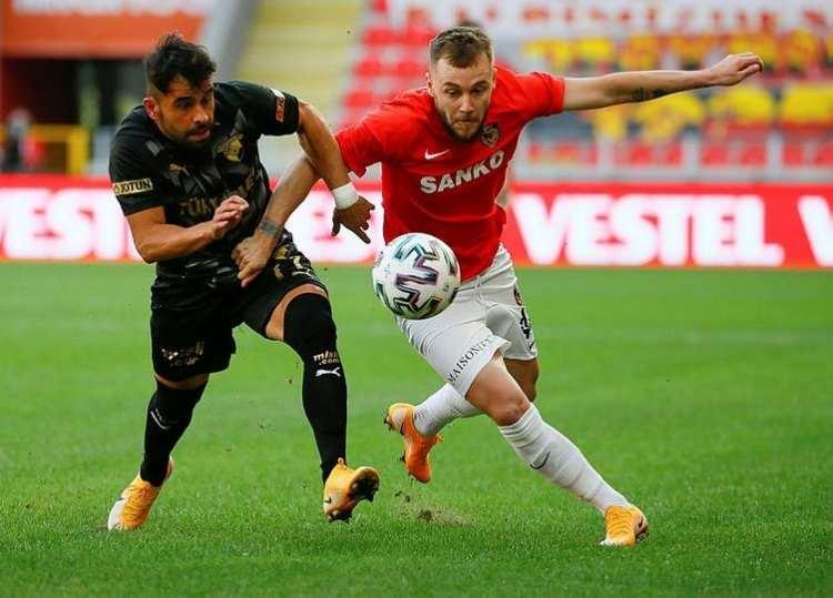 <p>8. Alexandru Maxim (Gaziantep FK) | 11 gol</p>