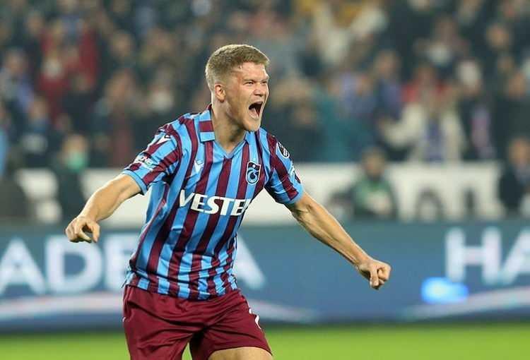 <p>6. Andreas Cornelius (Trabzonspor) | 13 gol</p>