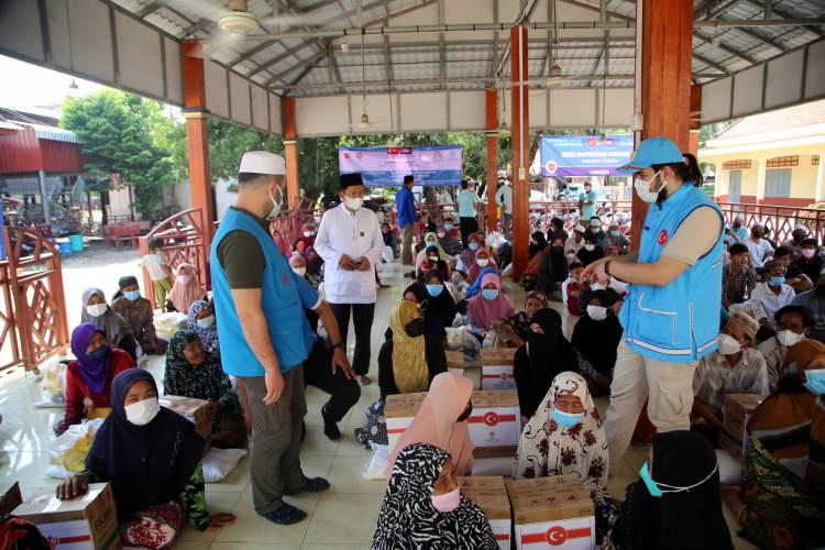 TDV, ramazan yardımlarını Kamboçya'nın en ücra köşelerine kadar taşıdı