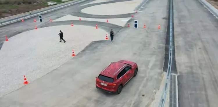 <p>TOGG bu sınavında da uluslararası düzeyde ilgi gördü ve başarılı sonuçlar elde etti.</p>