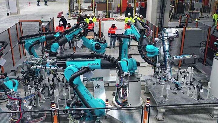 <p>Gövde, boyahane ve montaj tesislerinin de yüzde 90'ı artık tamamlandı. Ayrıca 185 robot tesiste parçasız provalara başladı.</p>