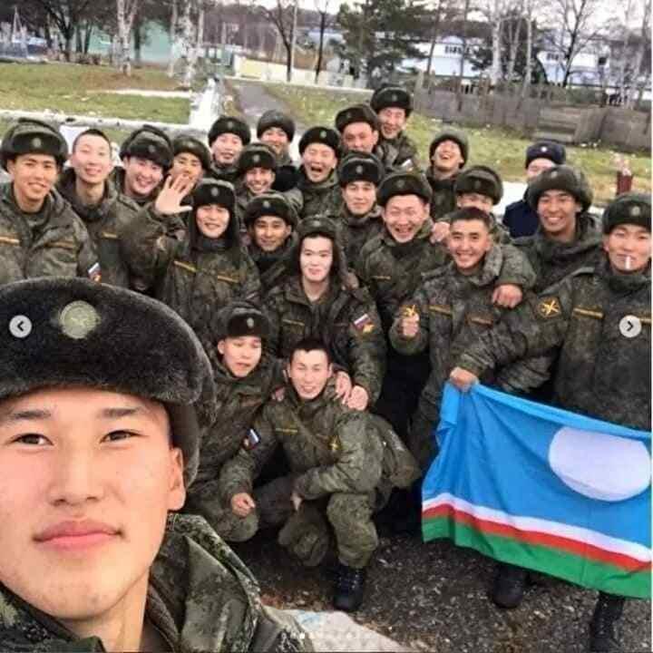 <p>Putin tarafından imzalanan bir başkanlık kararnamesinde söz konusu birliğin ülkeyi ve devlet çıkarlarını korumada kitlesel kahramanlık gösterdiği bilgisine yer verildi.</p>
<p> </p>
