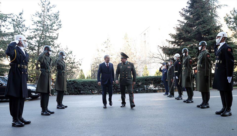 <p>Bunların yanı sıra Akar'ın iki ülke arasındaki askeri eğitim iş birliğinin artırılmasının önemini ifade ettiği bildirildi.</p>

<p> </p>
