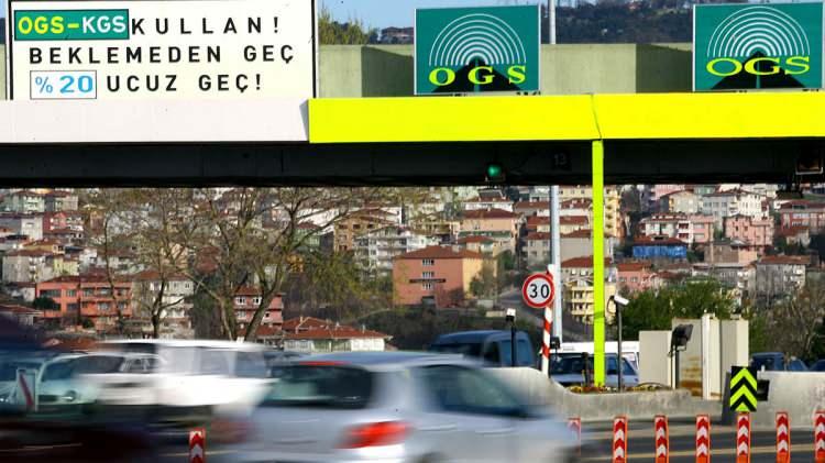 <p>“HGS ve aracım olmamasına rağmen tarafıma ödenmemiş borcum olduğunu belirten ve ödenmemesi durumunda icra başlatılacağını söyleyen bir mesaj geldi.</p>

<p>En sonunda Av. Aydın Kurt ismi mevcut ve bir link var. Yanlışlıkla linke tıklayıp çıktım böyle bir borcum var mı yok mu e-devlet’te gözükmüyor.”</p>

<p> </p>
