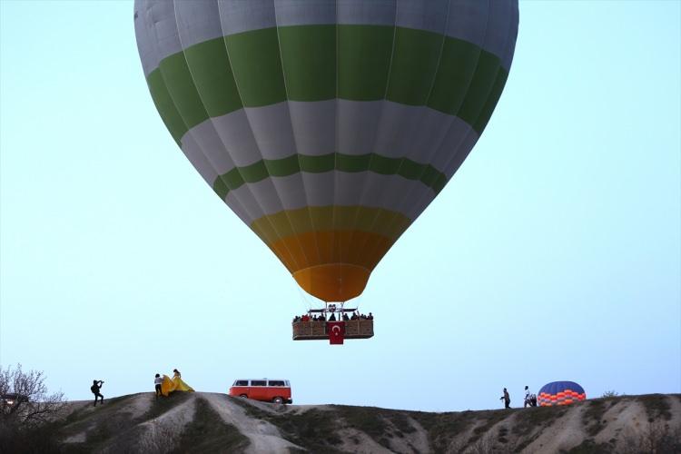<p>Royal Balloons Yönetim Kurulu Başkanı Mehmet Dinler ise çocukları, kendilerine hediye edilen bayramda sevindirmek istediklerini ifade etti.</p>