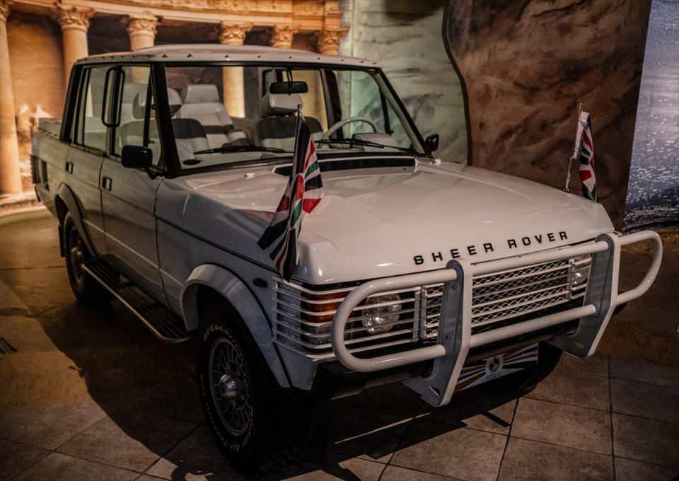 <p>Dağlık arazilerde ve ordular tarafından kullanılmaya başlanmasıyla ünlenen Land Rover'ın Series 1'i de müzede sergileniyor.</p>

<p> </p>
