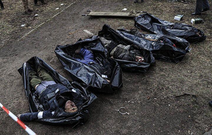 <p>Ukrayna'nın başkenti Kiev'in kuzeybatısında yer alan Bucha'da Rus güçlerinin bölgeden çekilmesinin ardından çok sayıda sivilin cansız bedenlerinin bulunmasının yankıları sürüyor.</p>

<p> </p>
