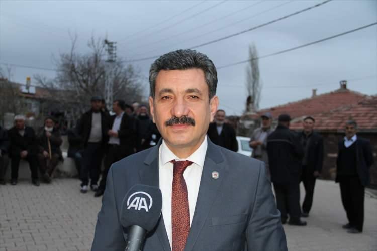 <p>Belediye Başkanı Ferhat Yılmaz da güzel bir geleneği yaşatan köy halkını tebrik etti.</p>
<p> </p>