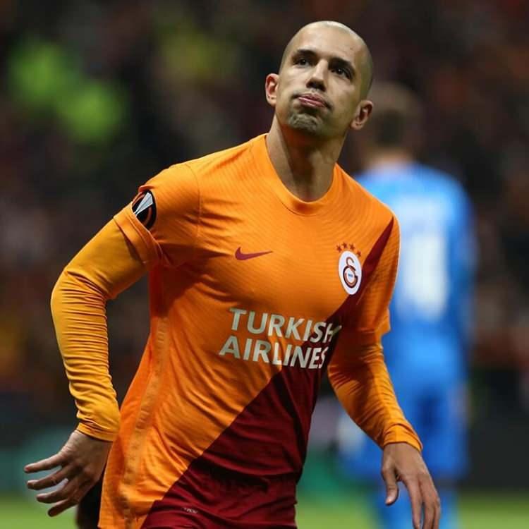 <p>SOFIANE FEGHOULI</p>
