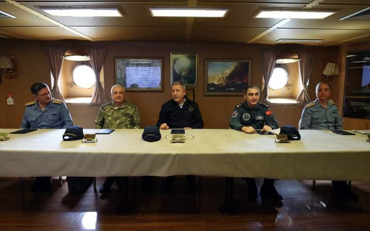 <p>Cumhurbaşkanı Recep Tayyip Erdoğan’ın video konferans yöntemi ile tatbikata katılan gemilerin komutanlarına hitabının ardından, Seçkin Gözlemci Günü faaliyetlerinin birinci safhası tamamlandı.</p>