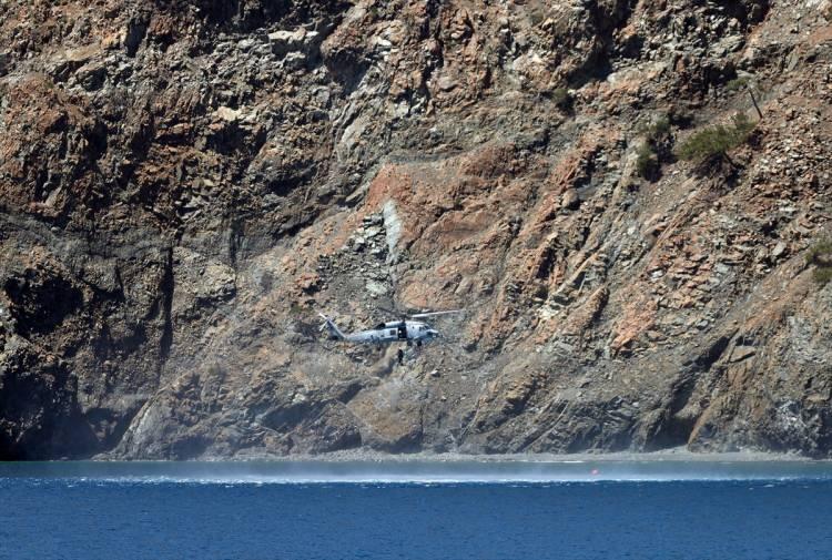 <p>Daha sonra TCG Kemalreis fırtakeyni ile TCG Büyükada ve Heybeliada korvetleri arasında denizde malzeme transferi icra edildi. Söz konusu faaliyet sırasında TCG Büyükada’daki Donanma Bandosu tarafından da marşlar çalındı.</p>