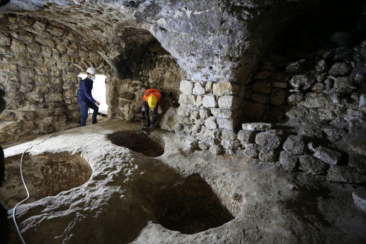 <p>Bu kadar geniş alana yayılmış bir şehir yok. Midyat yer altı şehri kapsadığı alan bakımından tek olacak."</p>