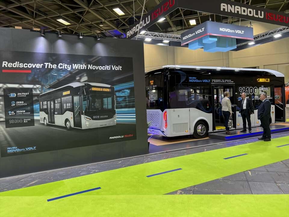 <p>Türkiye’nin elektrikli otobüs üreticileri başarılarıyla dikkati çekmeye devam etti. Avrupa otobüs pazarı için yılın en önemli etkinlikleri arasında gösterilen BUS2BUS Fuarı'na Türkiye’den Karsan, TEMSA, Otokar ve Anadolu Isuzu katıldı.</p>
<p> </p>