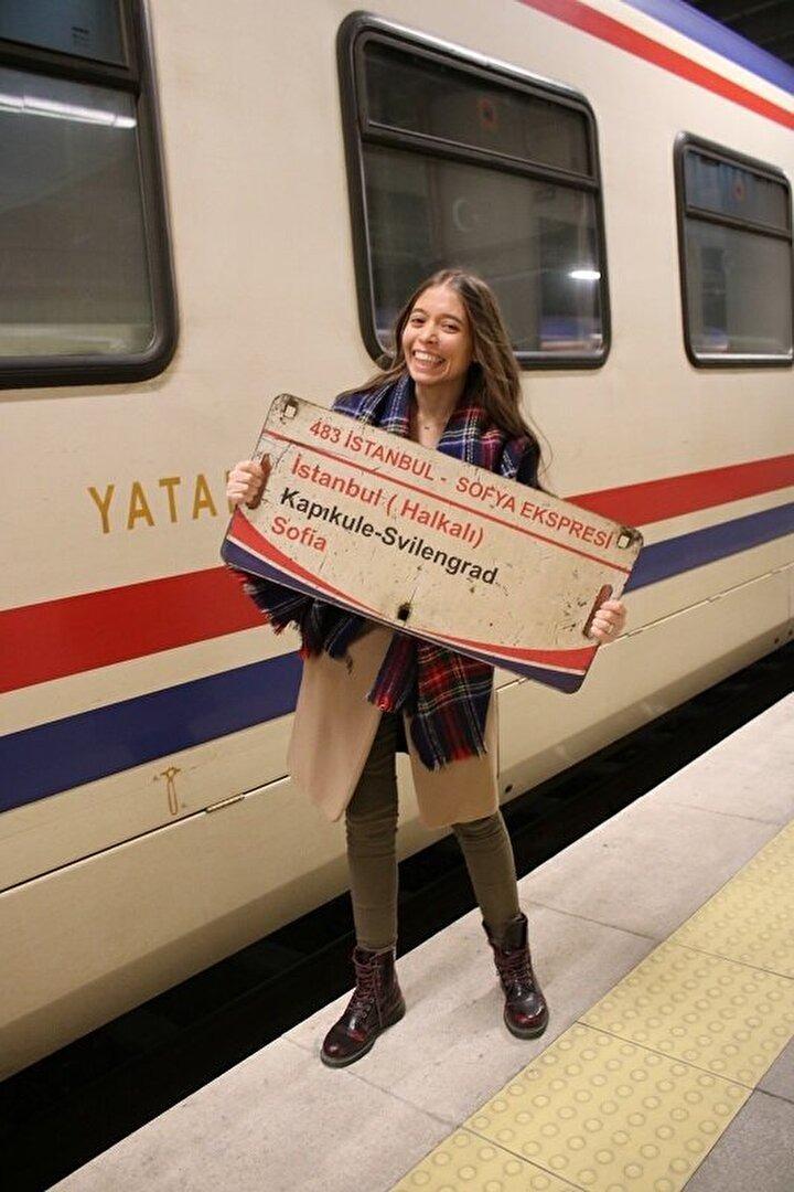 <p><strong>İSTANBUL-SOFYA TREN SEFERLERİ KALKIŞ SAATİ</strong></p>
<p>İstanbul Sofya Ekspresi İstanbul’dan 21.40'ta kalkacak, Sofya'ya 09.35'te varacak. Sofya'dan 18.30'da hareket edecek, İstanbul'a 05.34'te ulaşacak. İstanbul (Halkalı)-Provdiv (Filibe)-Sofya güzergahını izleyen İstanbul Sofya Ekspresi İstanbul’dan Sofya'ya 11 saat 55 dakikada, Sofya'dan İstanbul'a ise 11 saat 4 dakikada varacak.</p>