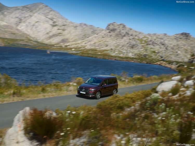<p>eVito, eSprinter, EQV ve yakında çıkacak olan eCitan’ın ardından, gelecekteki EQT2 (halen geliştirilme aşamasında) elektrikli hafif ticari serisini tamamlayacak ve Mercedes Benz'in hem ticari hem de bireysel müşterilerine küçükten büyüğe kadar tüm hafif ticari kategorilerinde alternatif bir elektrikli versiyon sunmasını sağlayacak.</p>