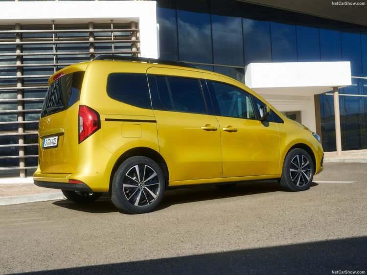 <p>Tüm motorlar ECO start/stop işleviyle donatılıyor. 6 ileri manuel şanzıman dışında, iki dizel motor ve daha güçlü olan benzinli motor, 7 kademeli çift kavramalı otomatik şanzıman (DCT) ile de üretiliyor.</p>