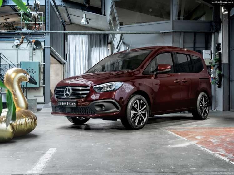 <p>Mercedes T-Serisinin bireysel olarak alınabilen en otomobili olması bekleniyor.<br />
<br />
Türkiye fiyatına ilişkin henüz bir açıklama yapılmadı</p>