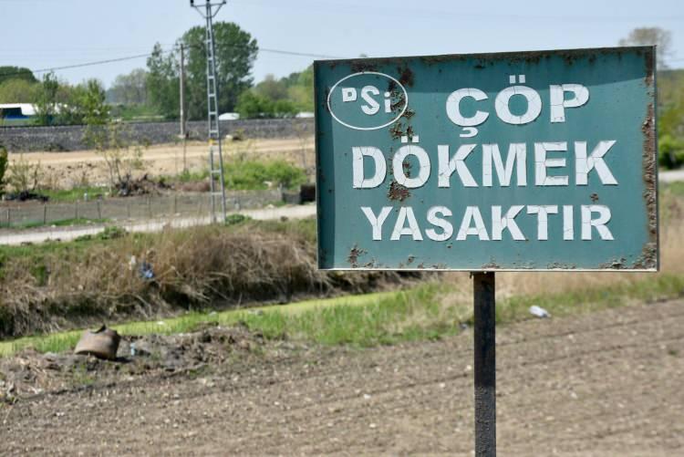 <p>Geçen yıl kirlilikten yeşile bürünen ve atıklarla çöplüğe dönen Bayır Deresi'nde, Devlet Su İşleri (DSİ) tarafından iş makineleri ile geçen yılın Ekim ayında temizlik yapmıştı.</p>
