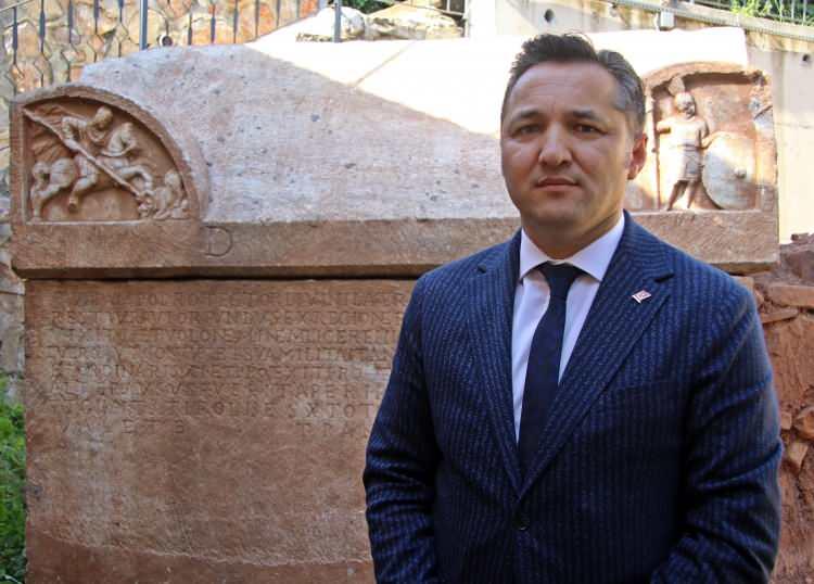 <div>TURİZME KAZANDIRILACAK</div>
<div> </div>
<div>Nekropol alanının konumuna da değinen Kocaeli Müze Müdürü Serkan Gedük, sözlerini şöyle sürdürdü:</div>