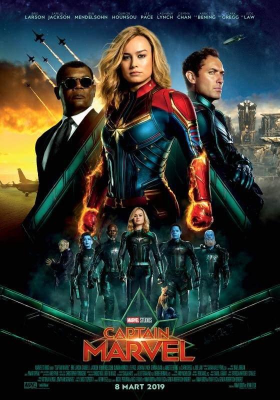 <p><span style="color:#0000CD"><strong>21. CAPTAİN MARVEL </strong></span></p>

<p><span style="color:#000000"><strong>2019 yapımı Captain Marvel filmi Carol Danvers'ın Kaptan Marvel'e dönüşümünden değil, Carol Danvers'ın Kaptan Marvel olarak dünyaya düşüşünü ele alıyor. Dünyaya indiğinde hiçbir şey hatırlamayan Captain Marvel'ı nefes kesici bir hikaye bekliyordur.</strong></span></p>
