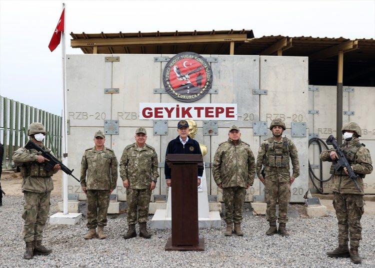 <p>Terörle mücadelede 24 Temmuz 2015'ten itibaren yeni bir safhaya geçildiğini hatırlatan Akar, "Yurt içi, Irak'ın ve Suriye'nin kuzeyinde bugüne kadar toplam 34 bin 259 terörist etkisiz hale getirildi. </p>

<p> </p>
