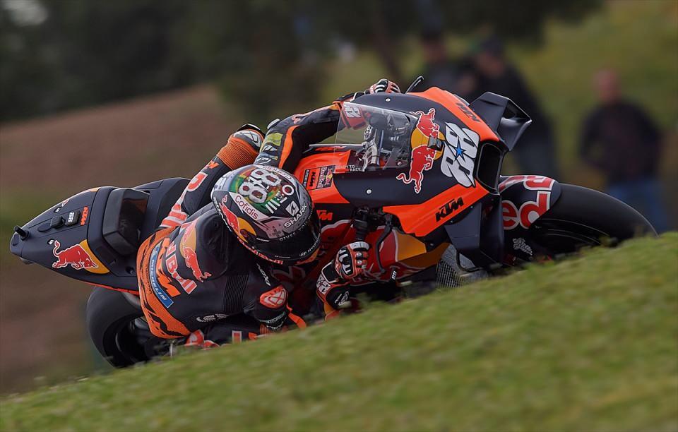 <p>Red Bull KTM Factory takımının Portekizli pilotu Miguel Oliveira</p>
